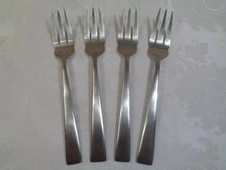 Set of 4 Hampton Silversmiths CATALINA Satin Stainless Salad